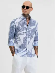 Snitch Men Smart Slim Fit Opaque Printed Casual Shirt