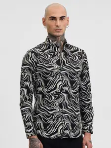 Snitch Men Smart Slim Fit Opaque Printed Casual Shirt