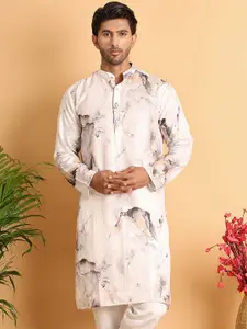 Jompers Men Embroidered Sequinned Kurta