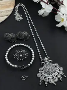 NAMAN ARTS Silver-Plated Oxidised Chain Pendant Jewellery Set