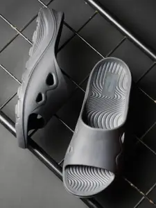 Slipover Men Solid Sliders