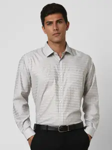 Van Heusen Men Opaque Checked Formal Shirt