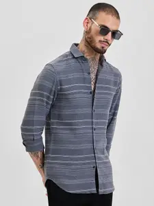 Snitch Men Smart Slim Fit Horizontal Stripes Opaque Striped Casual Shirt