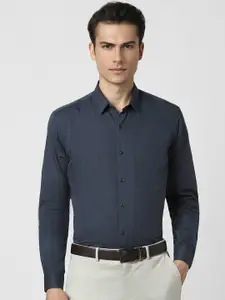 Peter England Spread Collar Long Sleeves Regular Fit Formal Shirt