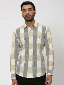 Mufti Slim Fit Buffalo Checks Spread Collar Long Sleeve Cotton Casual Shirt