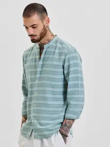 Snitch Men Smart Slim Fit Horizontal Stripes Opaque Striped Casual Shirt