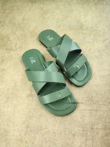 THE MADRAS TRUNK Men Clogs Sandals