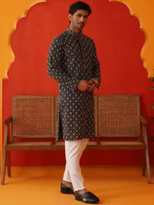 Jompers Men Embroidered Regular Sequinned Kurta with Pyjamas