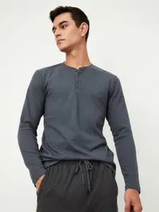 max Men Self Design Henley Neck Cotton T-shirt