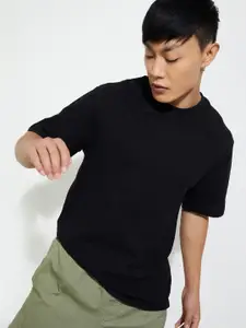 MAX URB_N Men Textured T-shirt