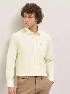 THE BEAR HOUSE Men Spread Collar Solid Cotton Tailored Fit Formal Shirt