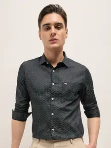 THE BEAR HOUSE Men Spread Collar Geometric Printed Cotton Tailored Fit Formal Shirt