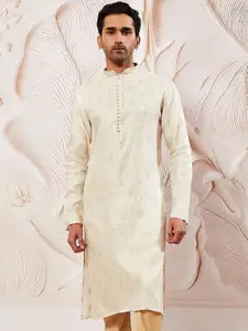 VASTRAMAY Men Embroidered Kantha Work Jacquard Kurta