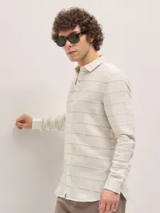 THE BEAR HOUSE Men Spread Collar Horizontal Striped Slim Fit Casual Shirt