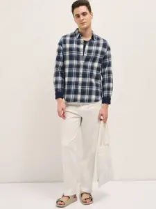 THE BEAR HOUSE Men Spread Collar Checked Cotton Oversized Casual Shirt