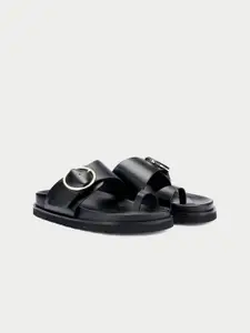 Oroh Women One Toe Flats with Buckles