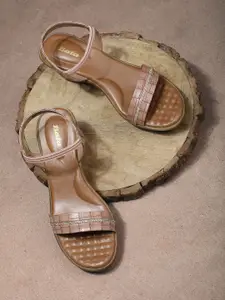 Bata Women Embellished Comfortable Wedge Sandals