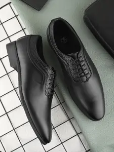 House of Pataudi Men Textured Formal Lace Up Round Toe Derby