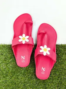 THE MADRAS TRUNK Women Embellished One Toe Flats