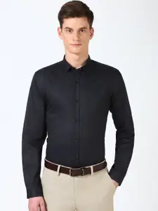 Peter England Men Spread Collar Textured Cotton Slim Fit Casual Shirt