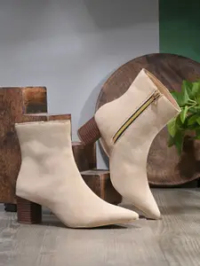 DressBerry Women Round-Toe Chelsea Boots