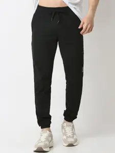 UnderJeans by Spykar Men Cotton Mid-Rise Regular Joggers