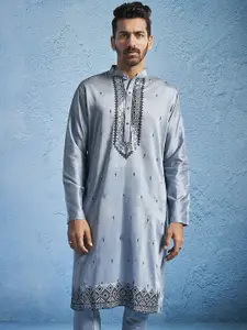 VASTRAMAY Geometric Embroidered Thread Work Mandarin Collar Silk Straight Kurta