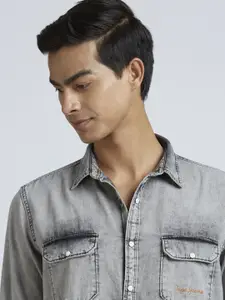 Pepe Jeans Men Spread Collar Faded Cotton Casual Shirt