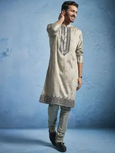 VASTRAMAY Geometric Embroidered Thread Work Mandarin Collar Straight Kurta with Pyjama