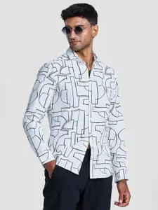 Snitch Men Smart Spread Collar Abstract Printed Casual Shirt
