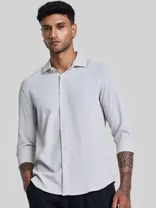 Snitch Men Smart Spread Collar Textured Casual Shirt