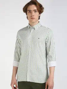 Tommy Hilfiger Men Spread Collar Vertical Striped Cotton Slim Fit Casual Shirt