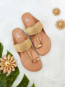 THE MADRAS TRUNK Women Ethnic - Embellished One Toe Flats