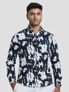 Snitch Men Smart Spread Collar Abstract Printed Casual Shirt