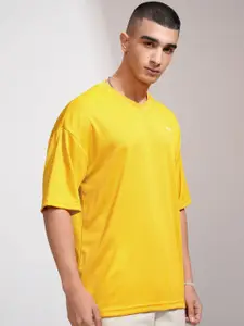 HIGHLANDER Men Solid V-Neck Oversized T-shirt