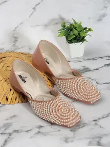 AROOM Women Embellished Mojaris Flats