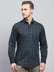 Monte Carlo Men Spread Collar Geometric Printed Cotton Casual Shirt