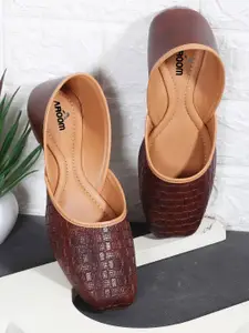 AROOM Women Textured Mojaris Flats