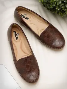 AROOM Women Textured Ballerinas Flats