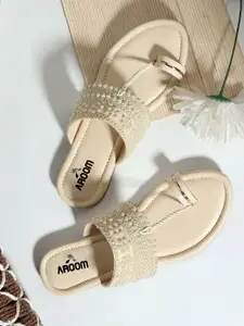 AROOM Women Ethnic Embellished One Toe Flats