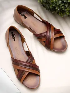 AROOM Women Textured Open Toe Flats