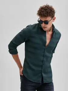 Snitch Men Smart Spread Collar Textured Casual Shirt