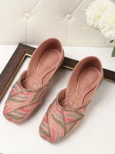 sneakers villa Women Embellished Mojaris Flats