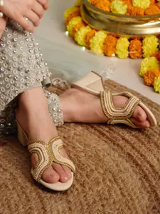 CAI Chain and Beaded White Heel