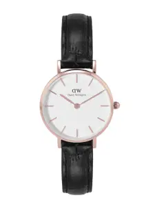 Daniel Wellington Women Dial & Leather Textured Straps Analogue Watch DW00100229K
