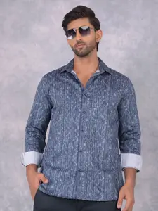 Crimsoune Club Men Smart Spread Collar Vertical Striped Cotton Casual Shirt