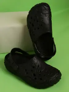 Roadster Men Croslite Clogs