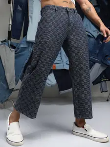 Campus Sutra Men Comfort Mid-Rise Regular Fit Stretchable Cargo Styles Jeans