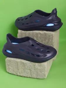 The Roadster Lifestyle Co Men Croslite Clogs