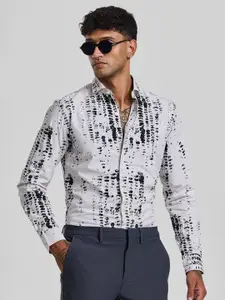 Snitch Men Smart Spread Collar Abstract Printed Cotton Slim Fit Casual Shirt
